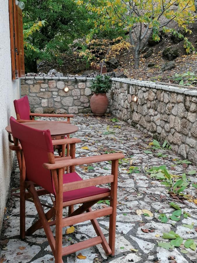 Ξενώνας Το Πατρικό Karya Esterno foto