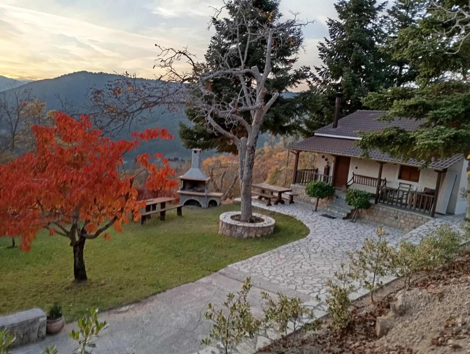 Ξενώνας Το Πατρικό Karya Esterno foto